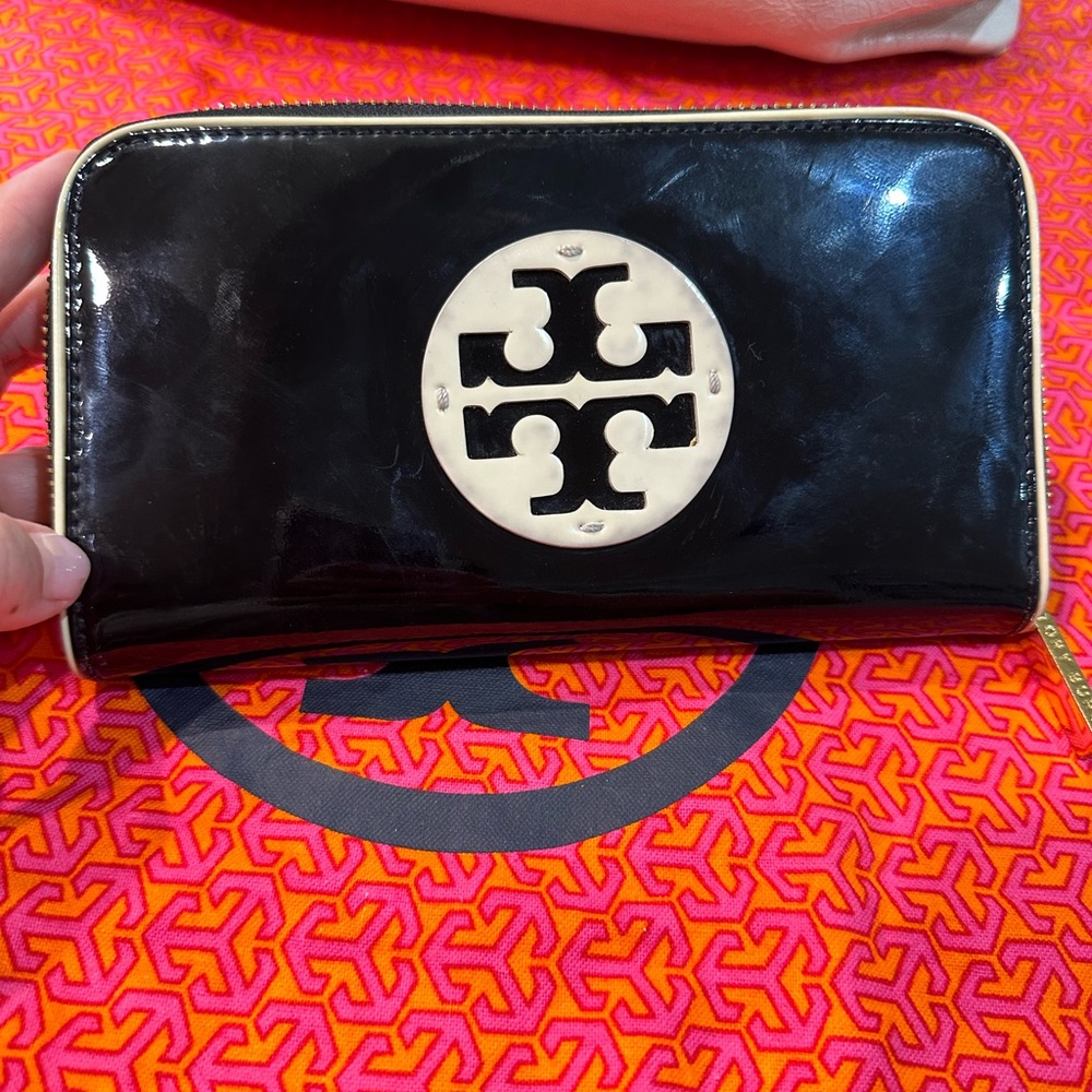 Tory Burch wallet